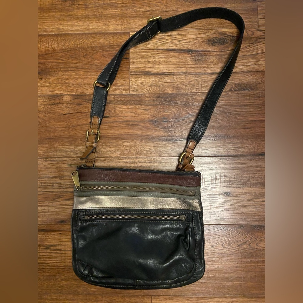 Fossil Cowhide Pebbled Leather Crossbody Purse explorer triple zip metallic